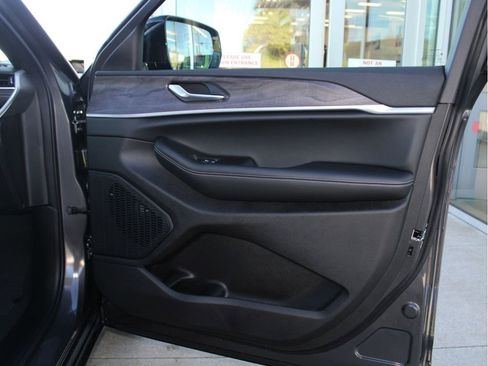 New 2025 Jeep Grand Cherokee Limited w/ Luxury Tech Group II image 26