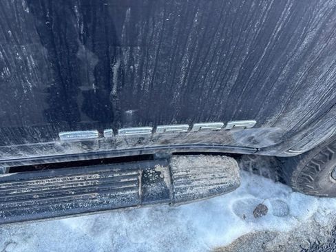 Used 2022 GMC Sierra 1500 SLT w/ X31 Off-Road Package image 11