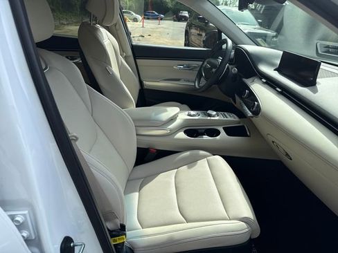 Used 2023 Genesis GV70 2.5T w/ Select Package AWD/4WD image 9