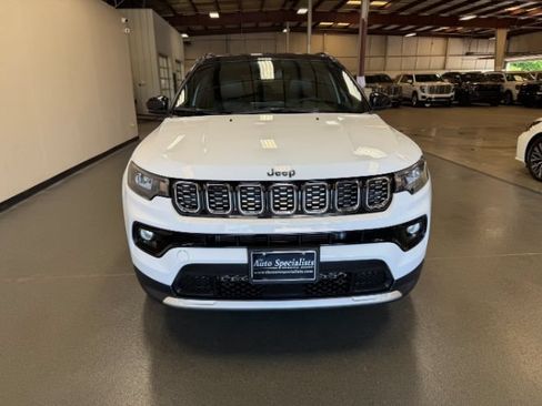 Used 2025 Jeep Compass Limited AWD/4WD image 8