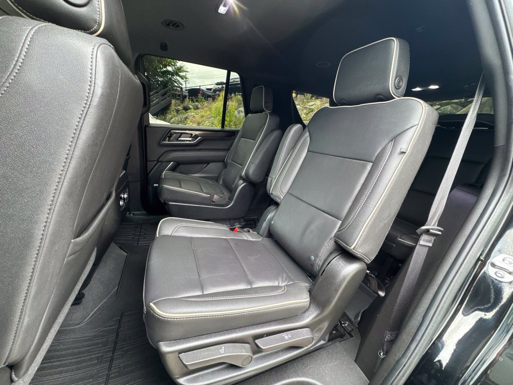 Used 2025 GMC Yukon Elevation AWD/4WD image 19