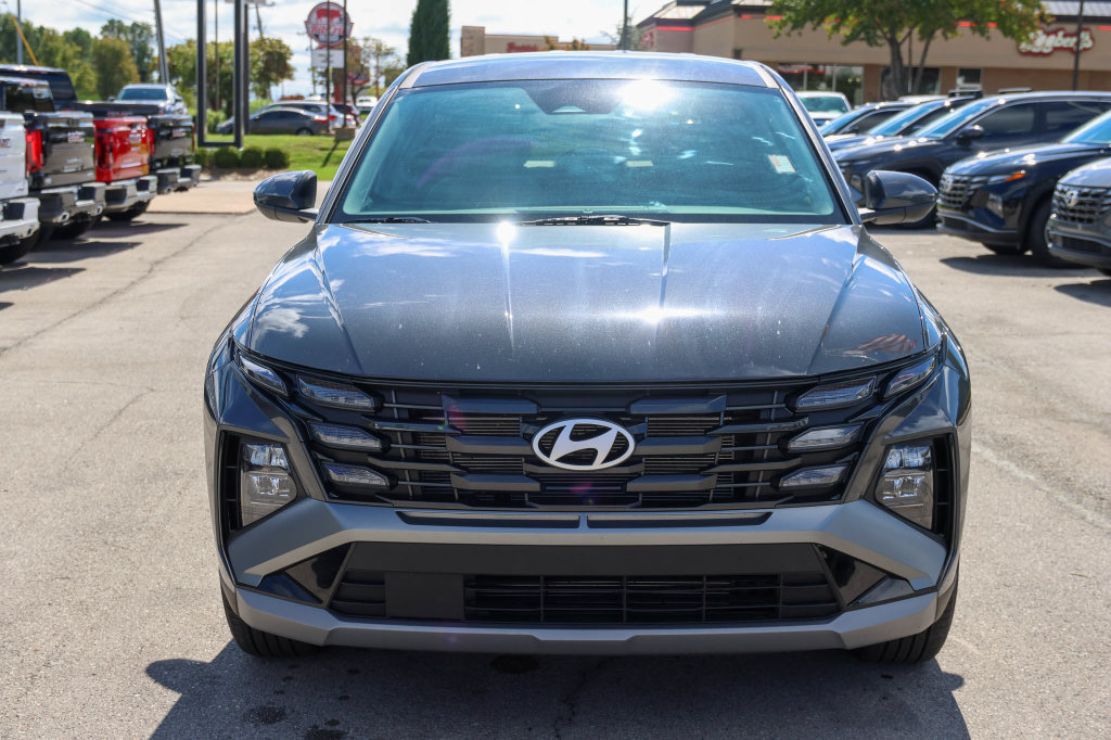 Used 2026 Hyundai Tucson SE FWD image 2