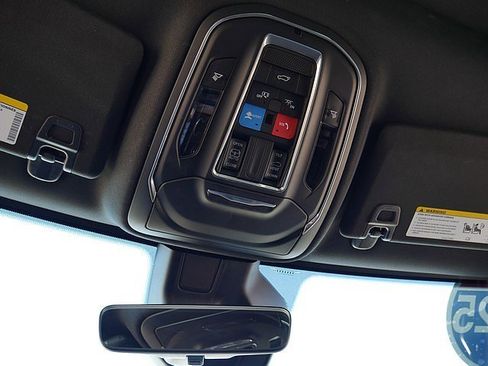 Used 2025 Jeep Grand Cherokee Altitude image 47