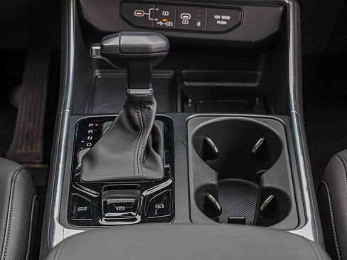 Certified 2025 Kia Carnival SX Prestige FWD image 14