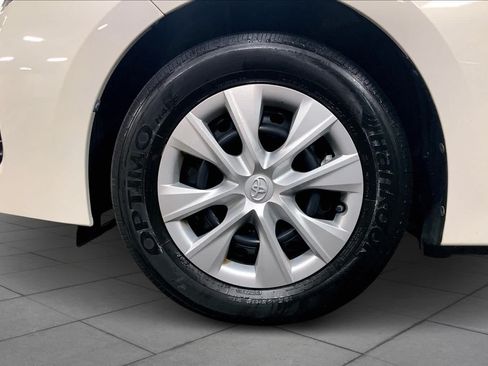 Used 2018 Toyota Corolla LE FWD image 11