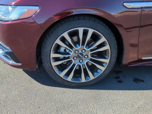 Used 2017 Lincoln Continental Reserve AWD/4WD image 11