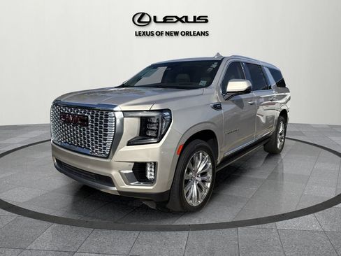 Used 2023 GMC Yukon XL Denali image 4