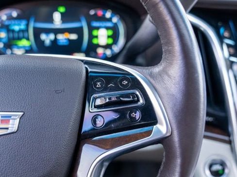 Used 2016 Cadillac Escalade Luxury image 30