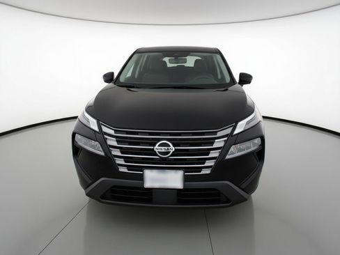 Used 2025 Nissan Rogue SV image 2