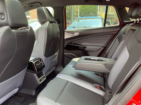 Certified 2023 Volkswagen ID.4 Pro S AWD/4WD image 19