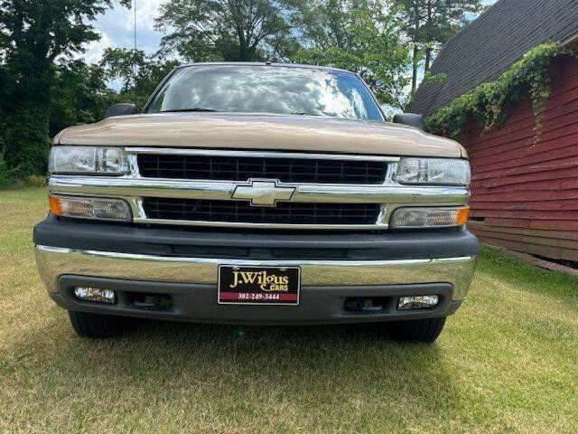 Used 2001 Chevrolet Tahoe LS w/ LS Preferred Equipment Group AWD/4WD image 4