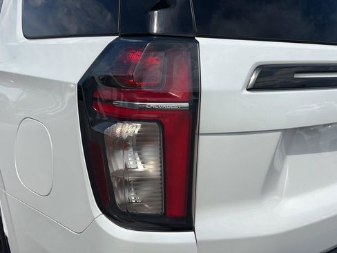 Used 2021 Chevrolet Tahoe RST w/ Luxury Package AWD/4WD image 14