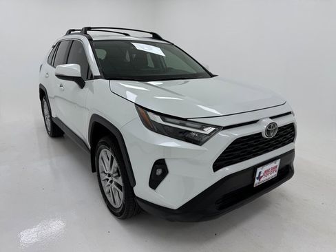 Used 2023 Toyota RAV4 XLE Premium image 2