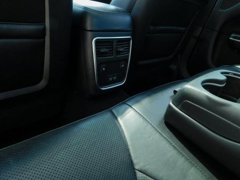 Used 2019 Chrysler 300 Limited w/ Safetytec Plus Group image 21