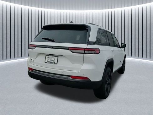 New 2026 Jeep Grand Cherokee Limited w/ Limited Altitude Package image 10