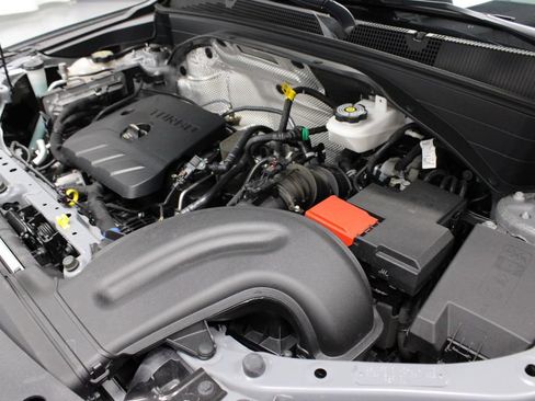 Used 2025 Chevrolet TrailBlazer LT w/ LT Cold Weather Package FWD image 12