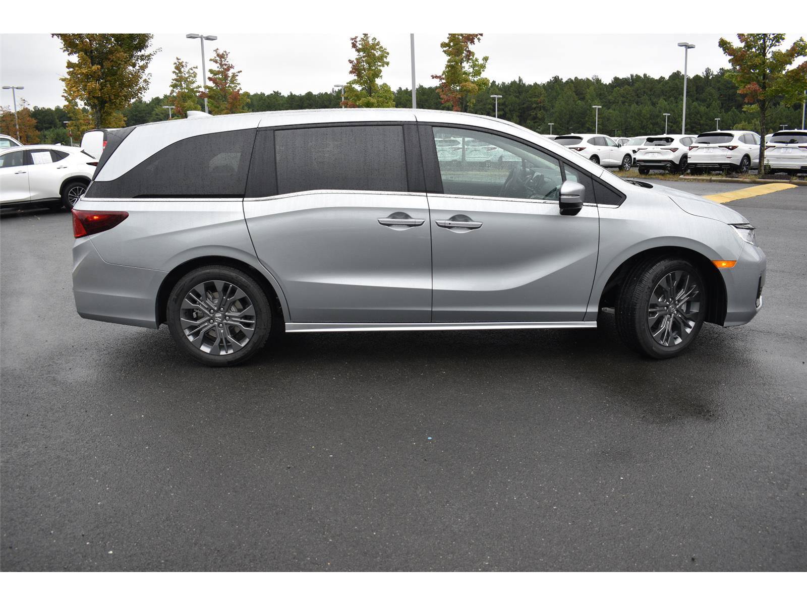 New 2027 Honda Odyssey Touring image 8