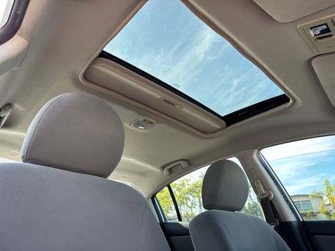 Used 2012 Nissan Sentra 2.0 SR w/ Special Edition Pkg image 10