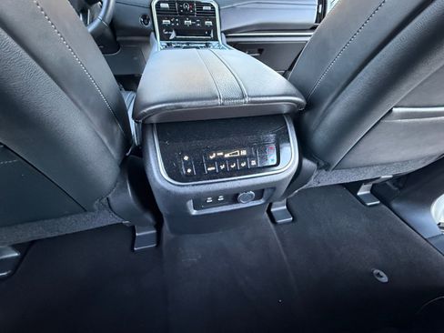 Used 2025 Nissan Armada SV image 32