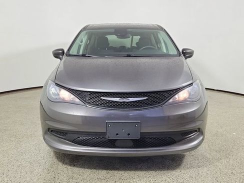 Used 2023 Chrysler Voyager LX FWD image 3