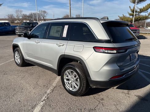 New 2026 Jeep Grand Cherokee Laredo X AWD/4WD image 23