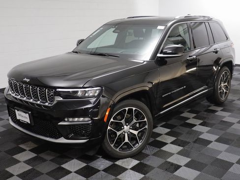 Used 2022 Jeep Grand Cherokee Summit image 2