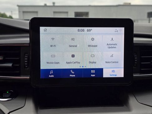 Used 2021 Ford Explorer XLT w/ Equipment Group 202A image 16
