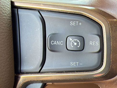 Used 2024 RAM 2500 Limited w/ Towing Technology Group image 20