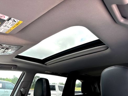 Used 2018 Toyota Highlander Limited FWD image 15