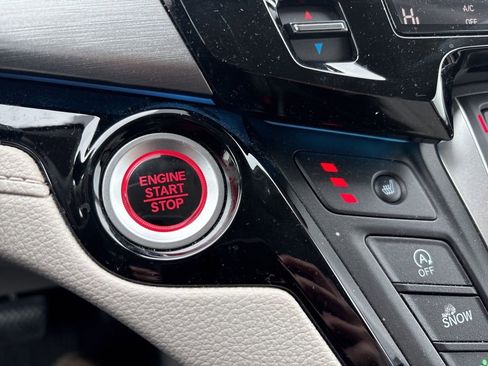 Certified 2025 Honda Odyssey Touring image 7