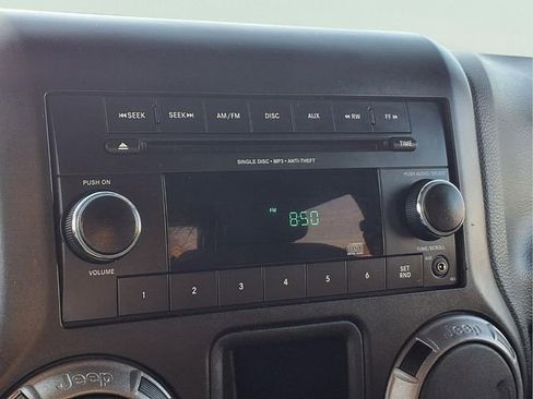 Used 2014 Jeep Wrangler Sport image 5