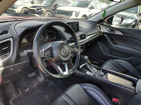 Used 2018 MAZDA MAZDA3 Touring FWD image 10