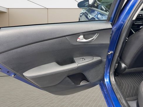 Used 2019 Kia Forte LXS FWD image 12