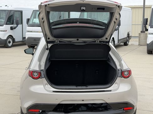 New 2026 MAZDA MAZDA3 Hatchback w/Premium Plus Pkg image 5