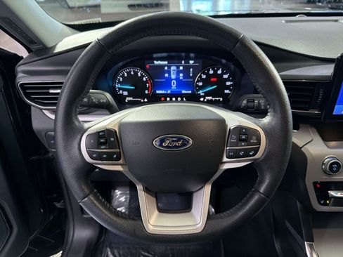 Used 2024 Ford Explorer XLT w/ Equipment Group 202A AWD/4WD image 27
