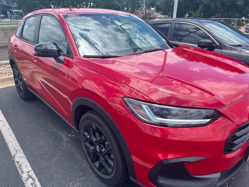 Used 2023 Honda HR-V Sport image 3