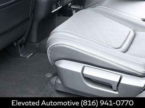 Certified 2026 INFINITI QX80 Luxe w/ Cargo Package AWD/4WD image 15