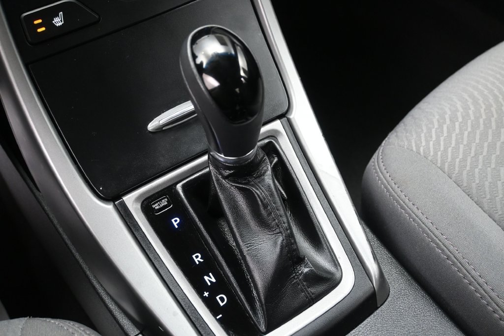 Used 2014 Hyundai Elantra SE w/ Option Group 02 FWD image 17