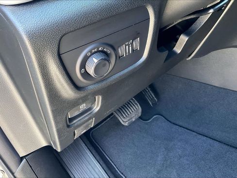 New 2026 Jeep Grand Cherokee Altitude AWD/4WD image 17