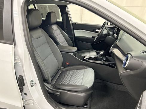 Certified 2024 Chevrolet Trax LT w/ Driver Confidence Package FWD image 22