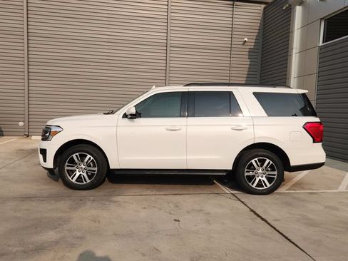 Used 2024 Ford Expedition XLT RWD image 4