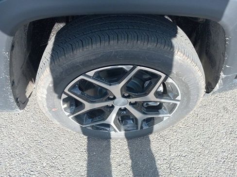 Used 2025 Jeep Compass Limited image 9