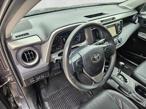 Used 2018 Toyota RAV4 LE FWD image 7