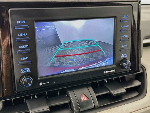 Used 2021 Toyota RAV4 XLE AWD/4WD image 15