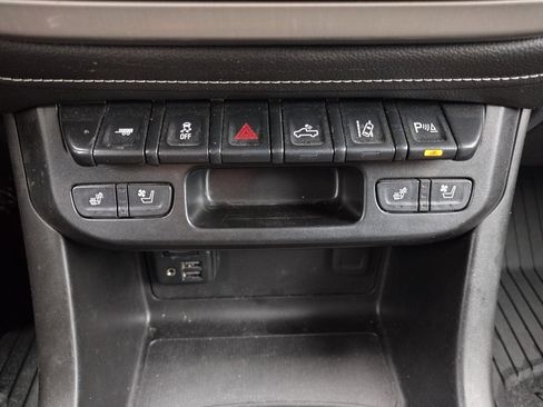 Used 2021 GMC Canyon Denali image 5