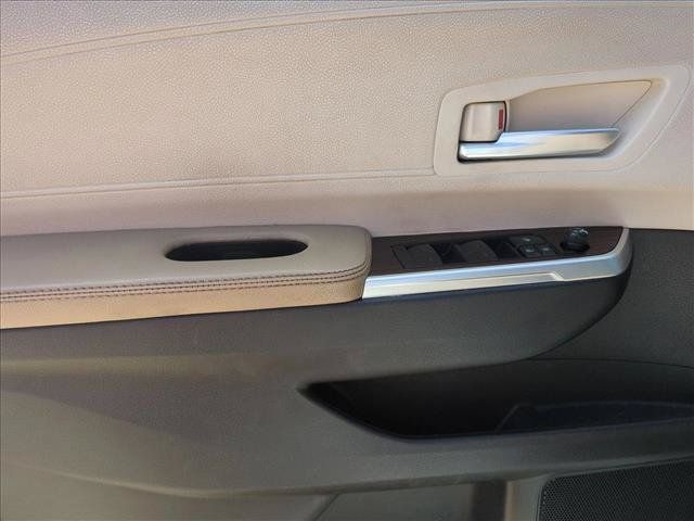 Used 2024 Toyota Sienna XLE FWD image 11