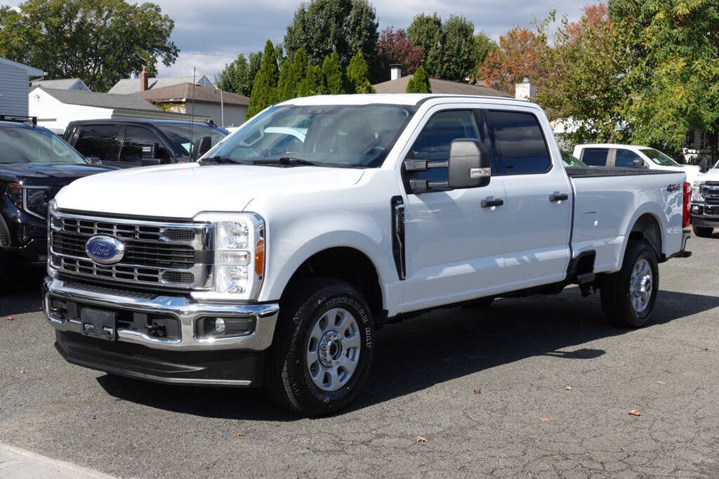 Used 2023 Ford F250 XLT AWD/4WD image 2