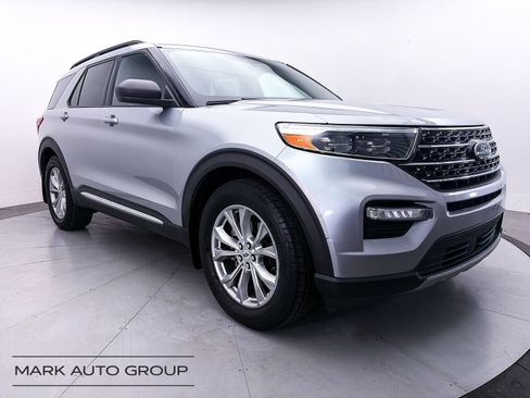 Used 2020 Ford Explorer XLT w/ Equipment Group 202A AWD/4WD image 1