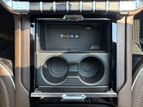 Used 2025 GMC Yukon Denali Ultimate w/ LPO, Floor Liner Package AWD/4WD image 29