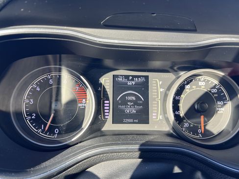 Used 2022 Jeep Cherokee Latitude image 23